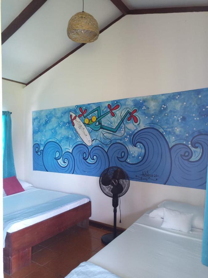 Miss Miriam. Hotel Frente Al Mar Tortuguero Buitenkant foto